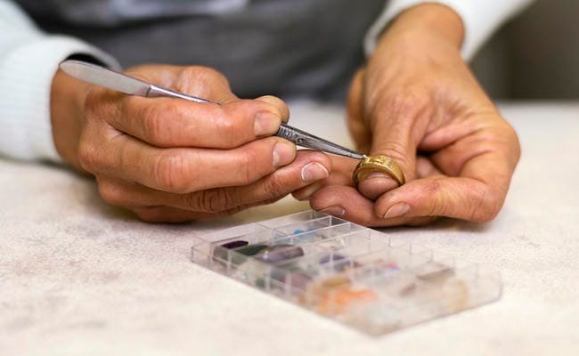 How to Clean Gold Jewelry in 2025