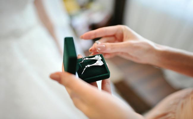 How to Clean Silver Jewelry